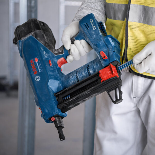 Bosch GNB 18V-38 Profesyonel Akülü Beton Çivi Çakma Makinesi - Görsel 4